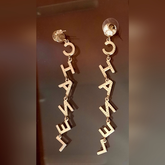 Rhinestone Long Earing Set. Approximately 1 1/4 inches long - Picture 3 of 3